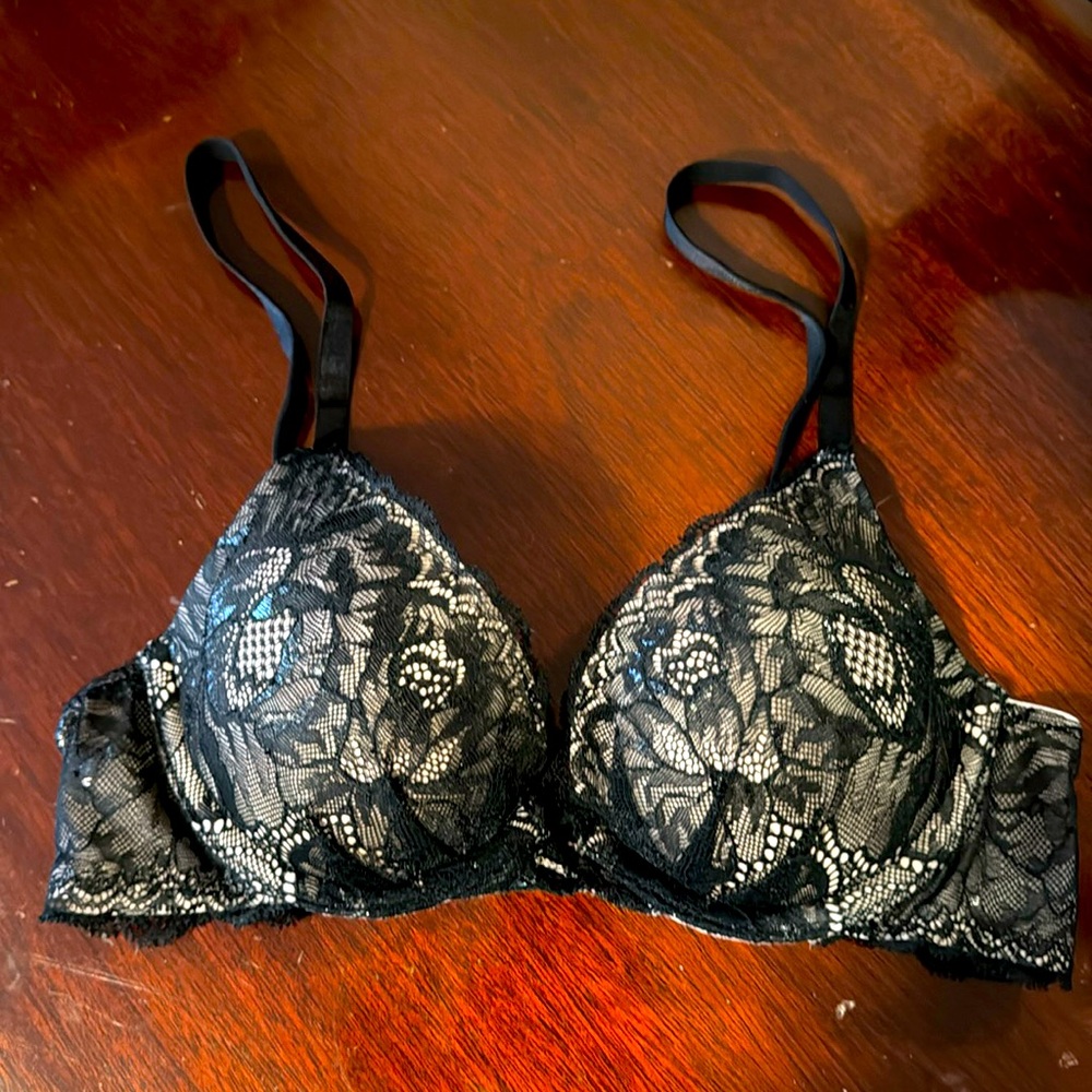 Victoria’s Secret push up plunge bra size 32B